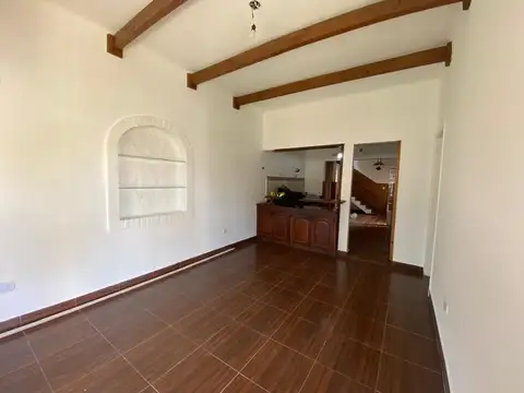 Casa en Alquiler con 1 cochera
