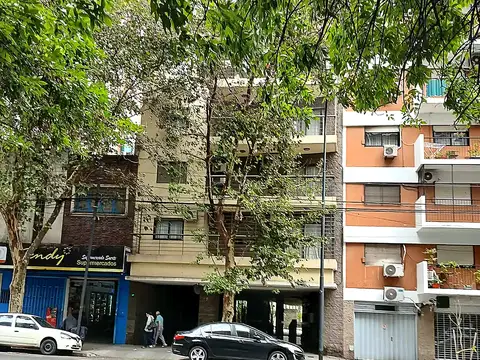 excelente departamento 3 ambientes sobre avenida Alberdi