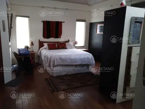 Casa 5 ambientes con 5 baños