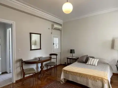 Monoambiente con balcón amoblado y equipado (incl expensas)