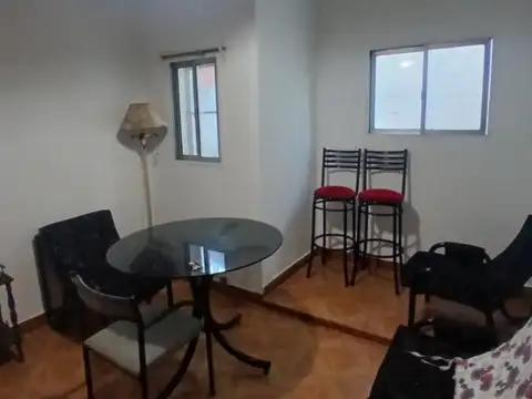 Arenales 2700, Piso 1