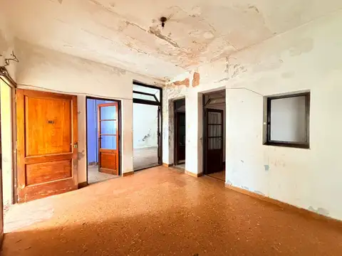 CASA EN VENTA EN MATADEROS LOTE PROPIO CON PATIO Y COCHERA