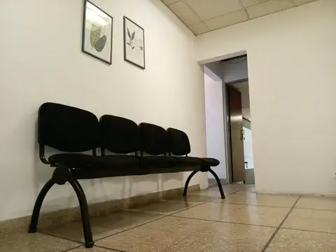 Oficina en Alquiler en Villa Ballester, $ 1.000.000