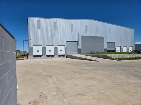 Galpon 2600 metros en Parque Industrial Alvear