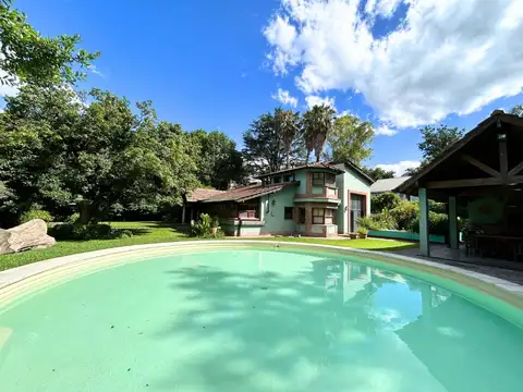 Casa 7 ambientes con 5 baños