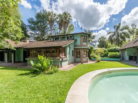 Casa en Venta con 8 cocheras
