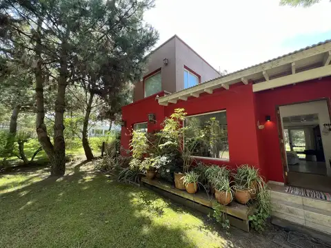 Casa 6 ambientes con 3 baños