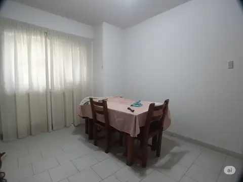 Casa 6 ambientes con 2 baños