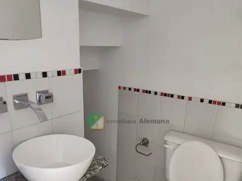 Casa en Alquiler con 1 cochera