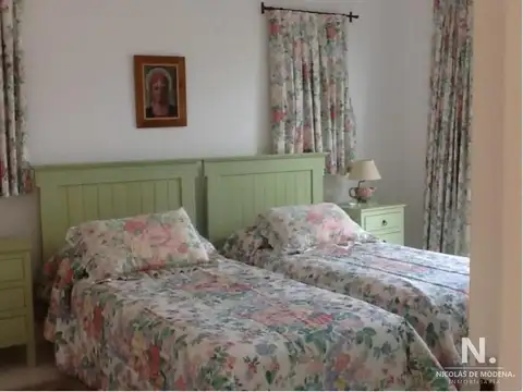 Casa en venta de 4 dormitorios, en la zona de la península.