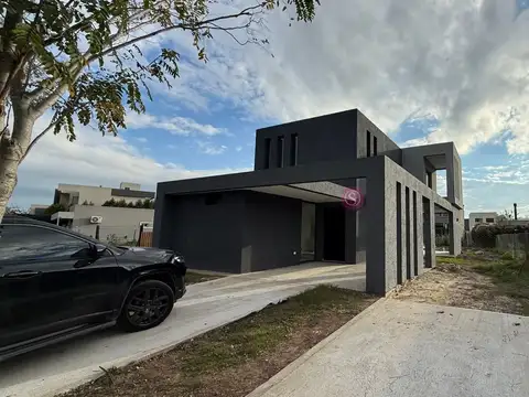 Casa en Venta en Pilar del Este - San Ramón, USD 195.000