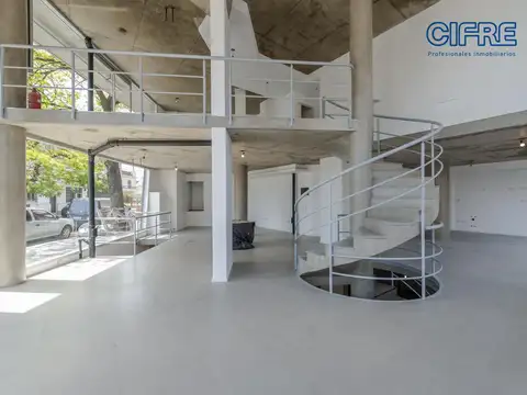 Local comercial en Villa Devoto de 296,62 m2 en esquina doble vidriera UNICO!
