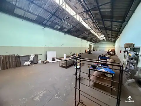 DEPÓSITO CON OFICINAS SOBRE 2 UNIDADES VENTA EN BLOCK.-