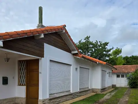 Chalet 4 amb. con garaje y patio - N. Ezeyza y B. Mitre, Cnel. Vidal