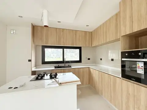 CASA EN VENTA EN SANTA SOFIA - PILAR DEL ESTE