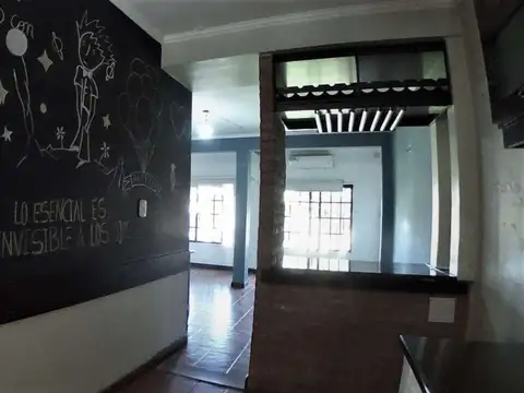 OPORTUNIDAD  HERMOSA CASA DE CONCEPTO ABIERTO EN VILLA ARIZA ITUZAINGO NORTE, 130 M2 CONSTRUIDOS