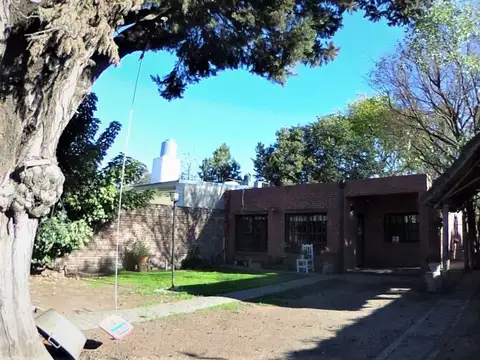 OPORTUNIDAD  HERMOSA CASA DE CONCEPTO ABIERTO EN VILLA ARIZA ITUZAINGO NORTE, 130 M2 CONSTRUIDOS