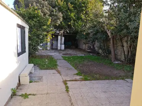 Avenida Presidente Juan Domingo Perón 2400