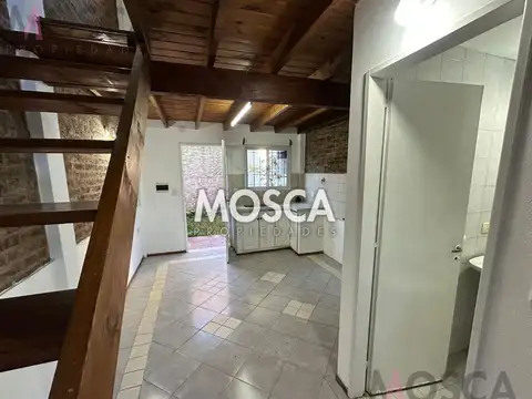 ALQUILO DUPLEX EN MORENO CENTRO