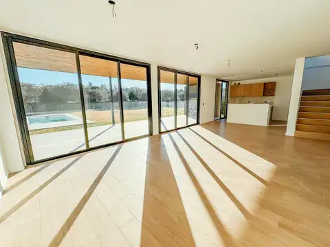 Casa en Venta en El Canton - Norte, USD 299.000
