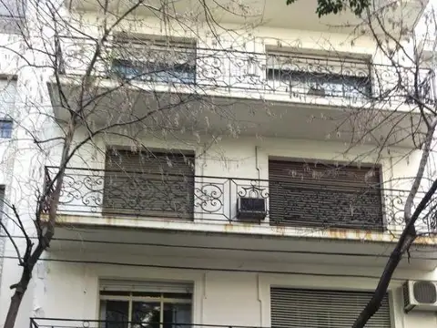 Venta de Piso Único 5 Ambientes en Balvanera