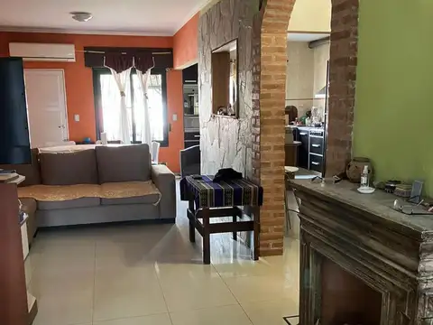 Casa en Venta en Ezpeleta Oeste, USD 85.000