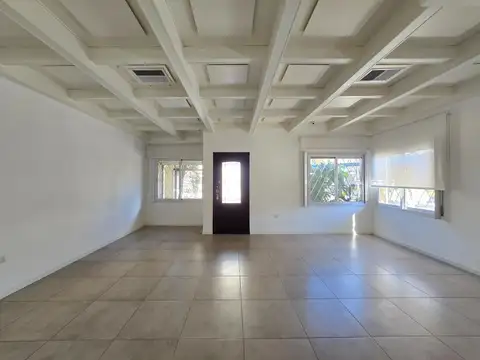 Casa en Venta en Villa Sarmiento, USD 240.000
