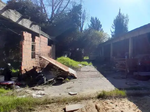 DEPÓSITO GALPÓN CON VIVIENDA ESTEBAN ECHEVERRIAN LUIS GUILLÓN