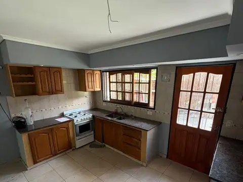 Casa en Alquiler en Carapachay, $ 1.300.000