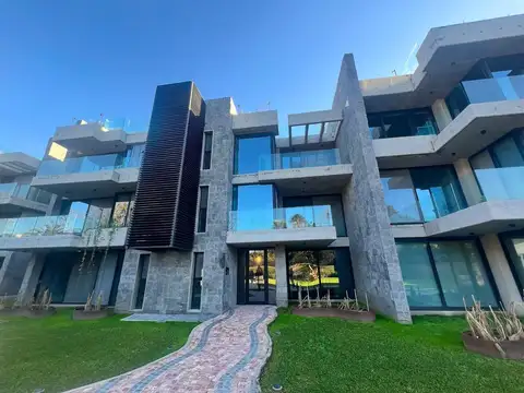 Excelente depto tipo casa en condominio de diseño