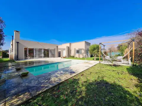 Casa en venta en barrio cerrado. Lomas de City Bell