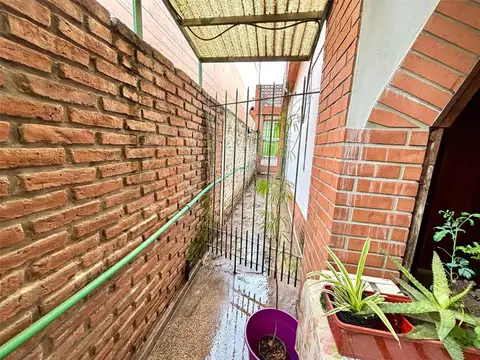 Depto Tipo Casa en Venta en Banfield, USD 85.000