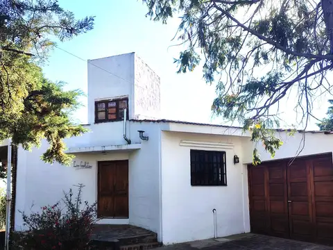 Casa 5 ambientes con 1 baño