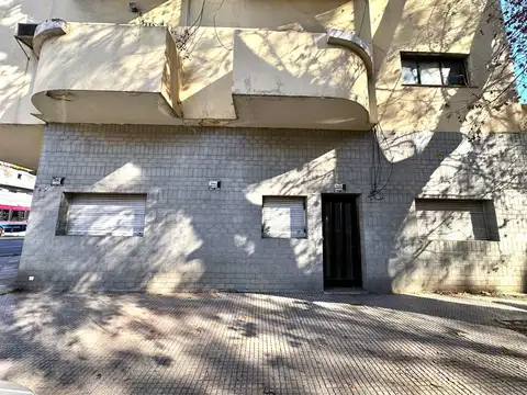 PH DE 3 AMBIENTES CON ESCRITORIO A REFACCIONAR EN ROJAS 1906 ESQUINA JUAN B JUSTO