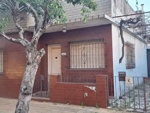casa en 1 planta con galpon en Olivos, zona industrial 1
