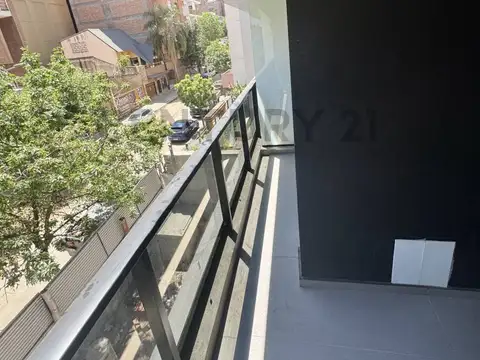 Peru 100, Piso 0
