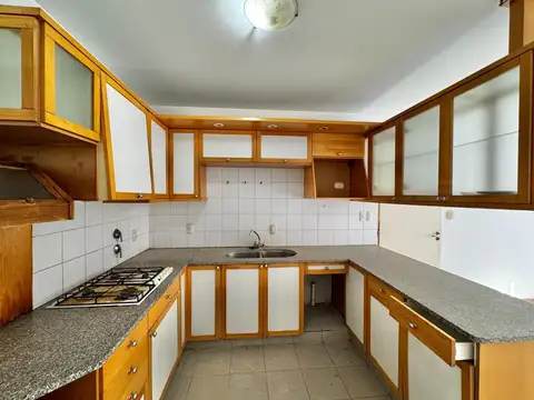 Casa 4 ambientes con 4 baños