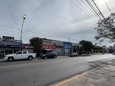 Oficina 7 ambientes con 2 baños