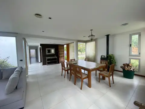 Casa en Venta en Altamirano, USD 260.000