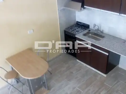 1 AMB Y MEDIO. PLANTA BAJA AL FRENTE 40M2 CON PATIO. ENTRADA INDEPENDIENTE.