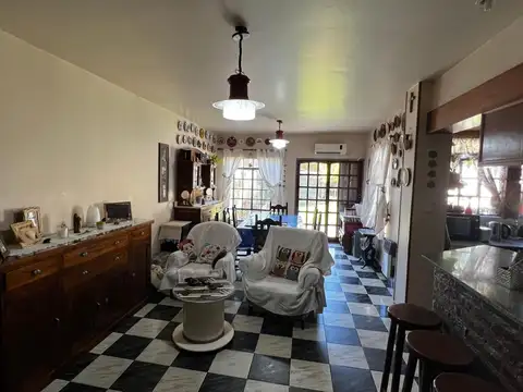 Casa 5 ambientes con 3 baños