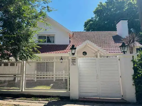 Hermosa casa en venta de 5 Ambientes con piscina techada en Ranelagh