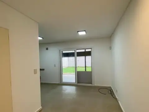 Casa 3 ambientes con 2 baños