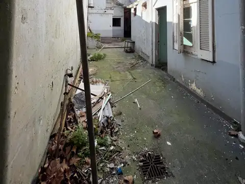 Terreno en Zona Centro - Jujuy al 2000 - Dimensiones 8,66 m x 34 m (295m2)