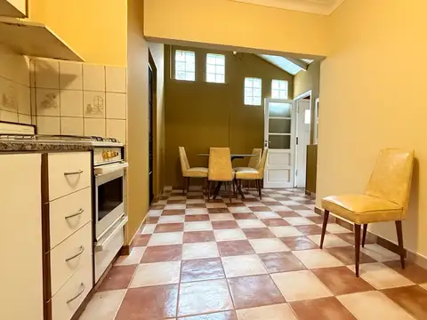 Depto Tipo Casa en Venta 50 años