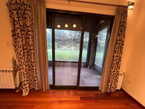 Casa en Alquiler de 4 dormitorios