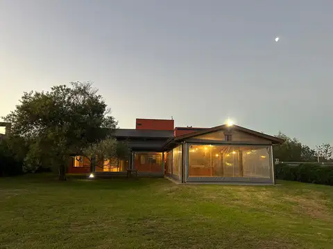 Alquilo Casa 4 Dor. 4 Baños. las Corzuelas. con Pileta