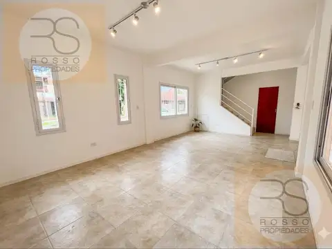 Depto Tipo Casa en Venta de 3 dormitorios