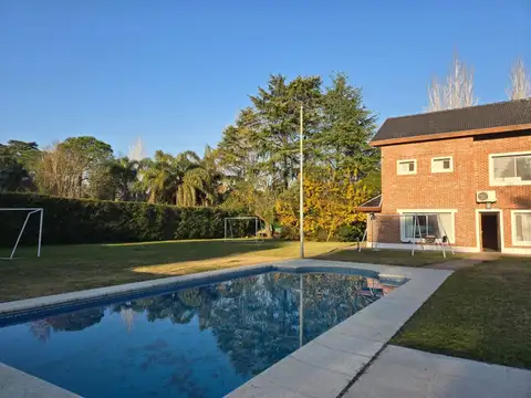 Alquiler casa 5 ambientes en Parque Leloir