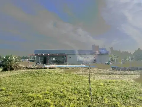 Casa 4 ambientes con 2 baños